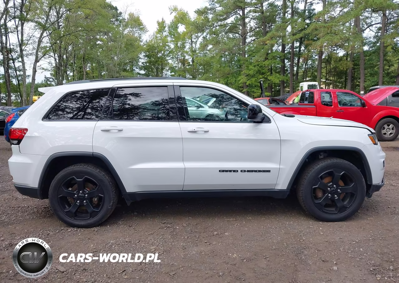 2019 Jeep Grand Cherokee Upland 4X4 VIN:1C4RJFAG9KC546025 - 13