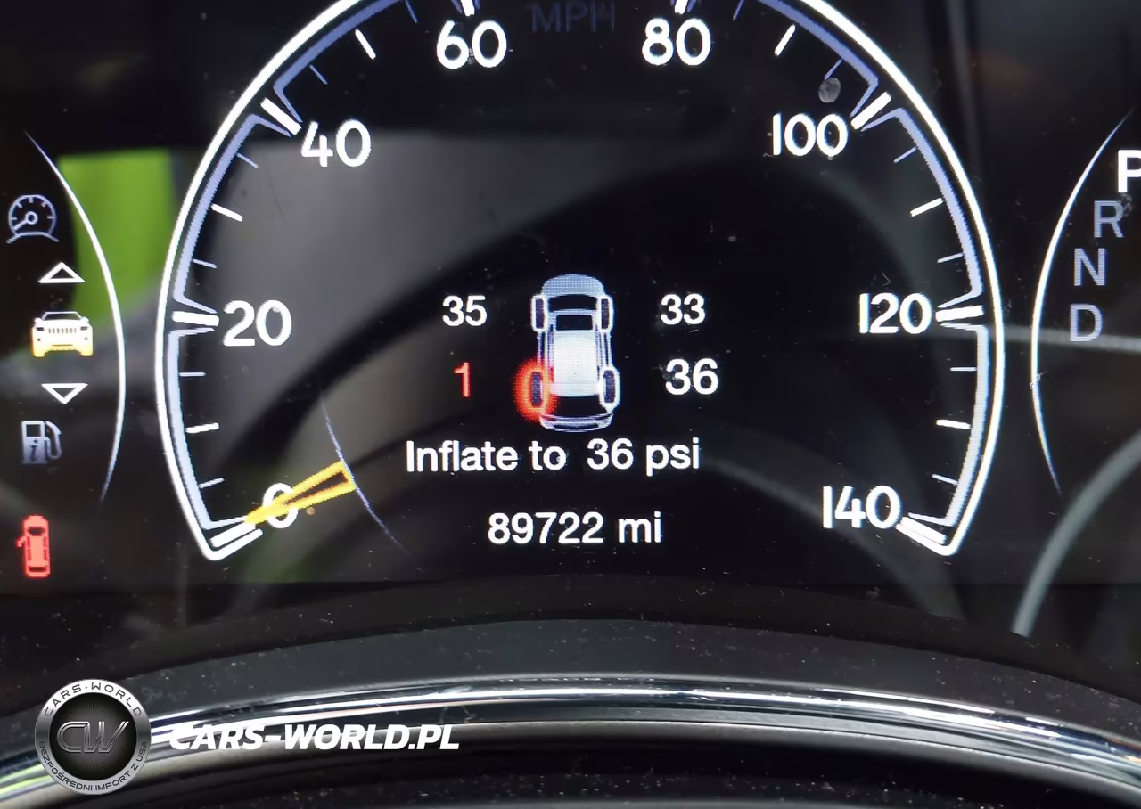 2019 Jeep Grand Cherokee Upland 4X4 VIN:1C4RJFAG9KC546025 - 15