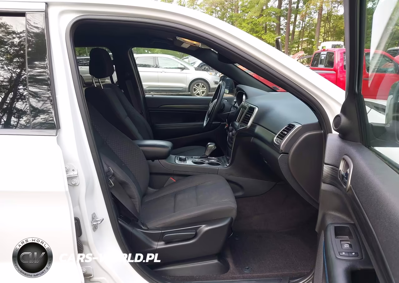 2019 Jeep Grand Cherokee Upland 4X4 VIN:1C4RJFAG9KC546025 - 5