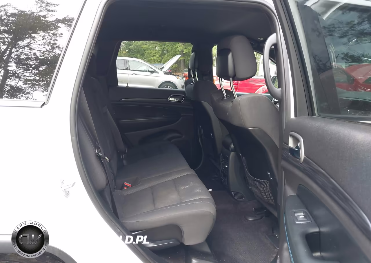 2019 Jeep Grand Cherokee Upland 4X4 VIN:1C4RJFAG9KC546025 - 8