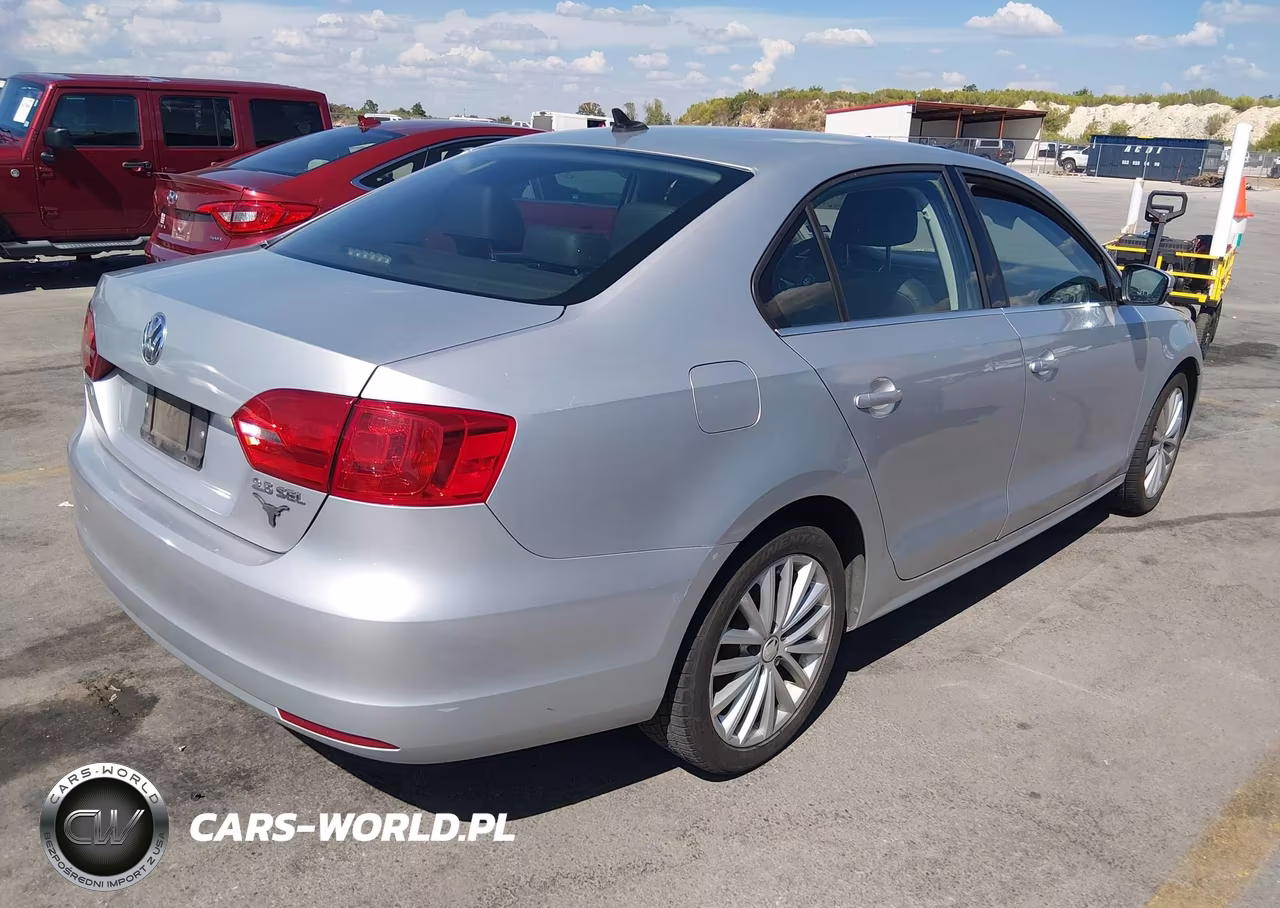 2011 Volkswagen Jetta 2.5L Sel VIN:3VWLX7AJ7BM364101 - 4