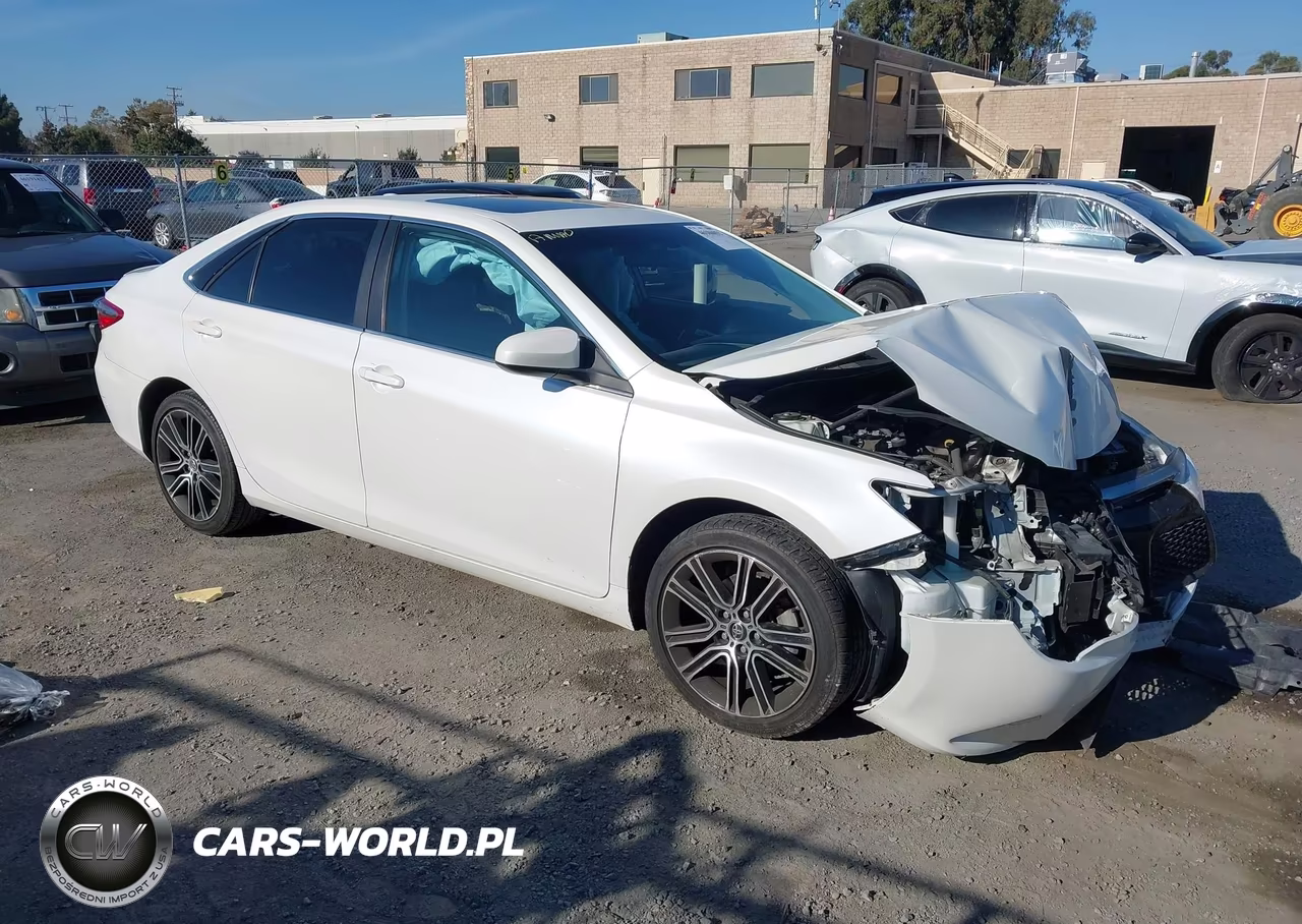 2016 Toyota Camry Se – zdjęcie 1 z 15