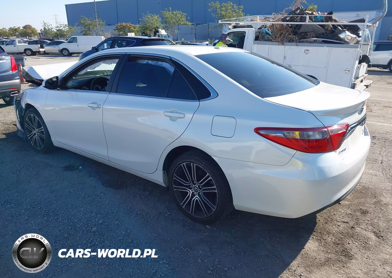 2016 Toyota Camry Se VIN:4T1BF1FK6GU513130 - 3