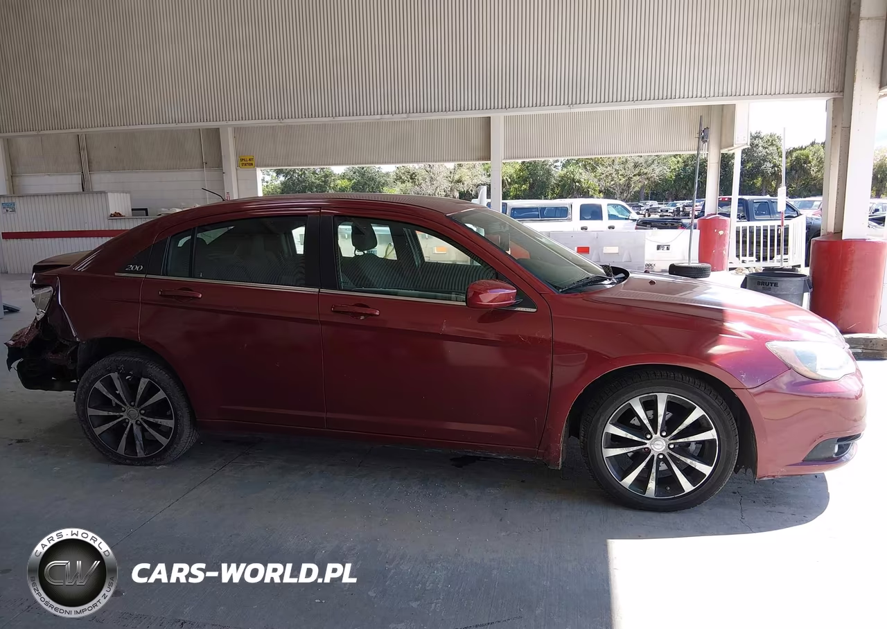 2014 Chrysler 200 Touring VIN:1C3CCBBGXEN186784 - 13