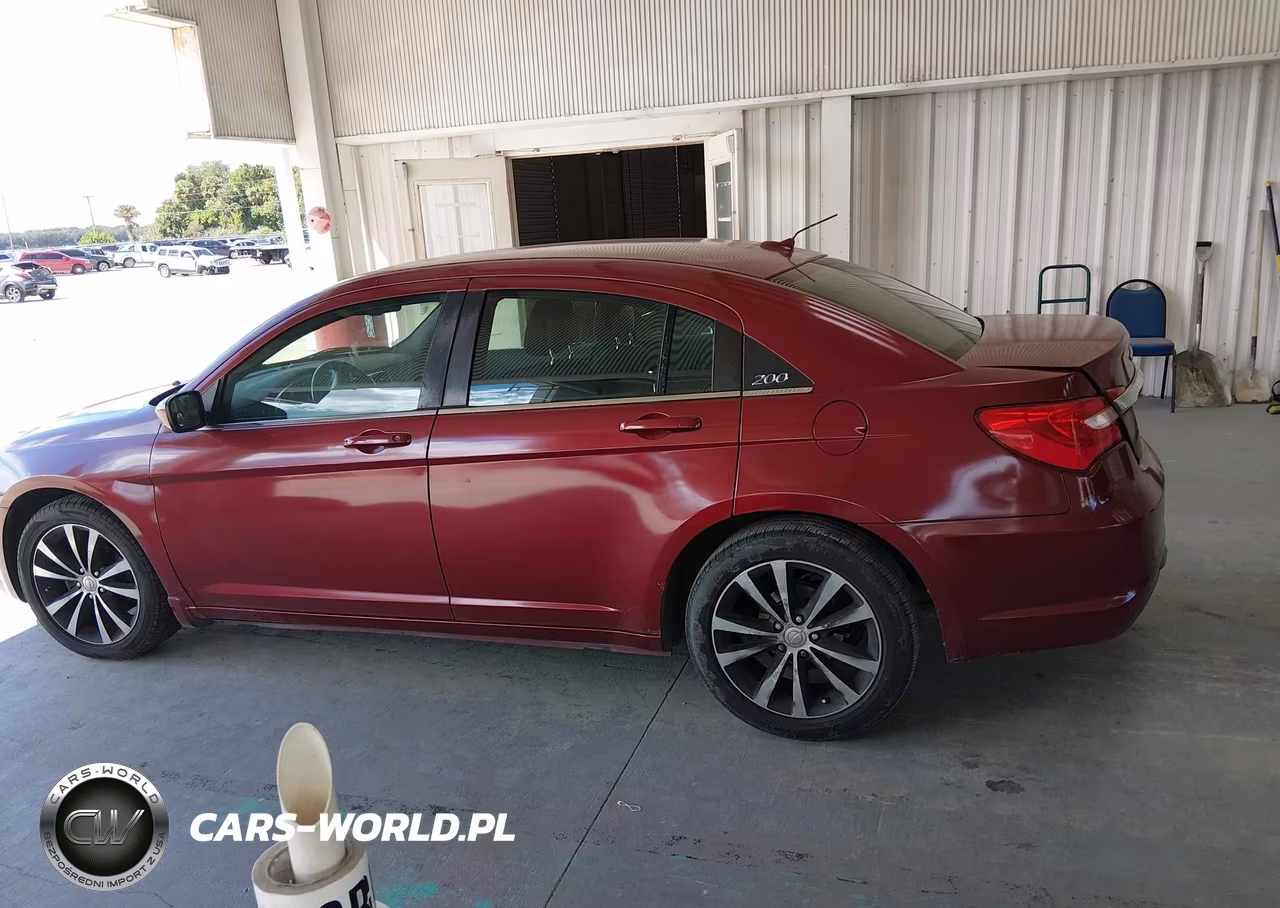 2014 Chrysler 200 Touring VIN:1C3CCBBGXEN186784 - 14