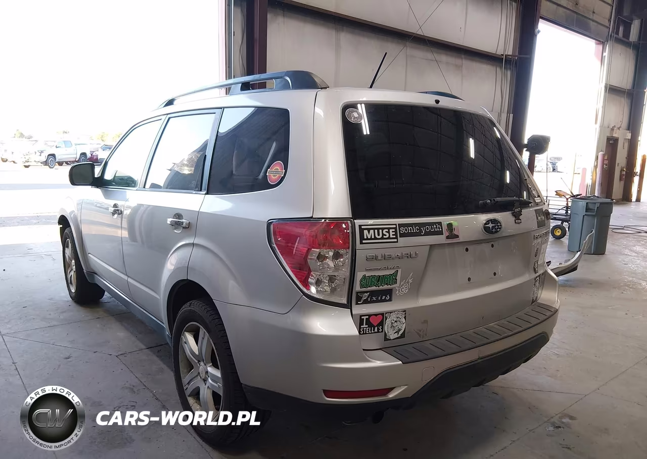 2010 Subaru Forester 2.5X Premium VIN:JF2SH6CC8AH786192 - 3