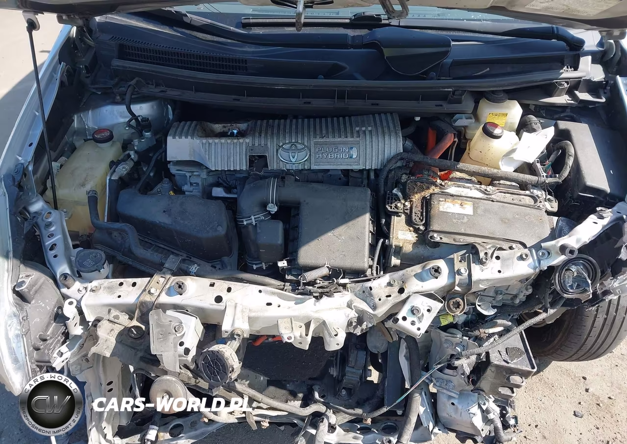 2015 Toyota Prius Plug-In VIN:JTDKN3DP4F3068439 - 10