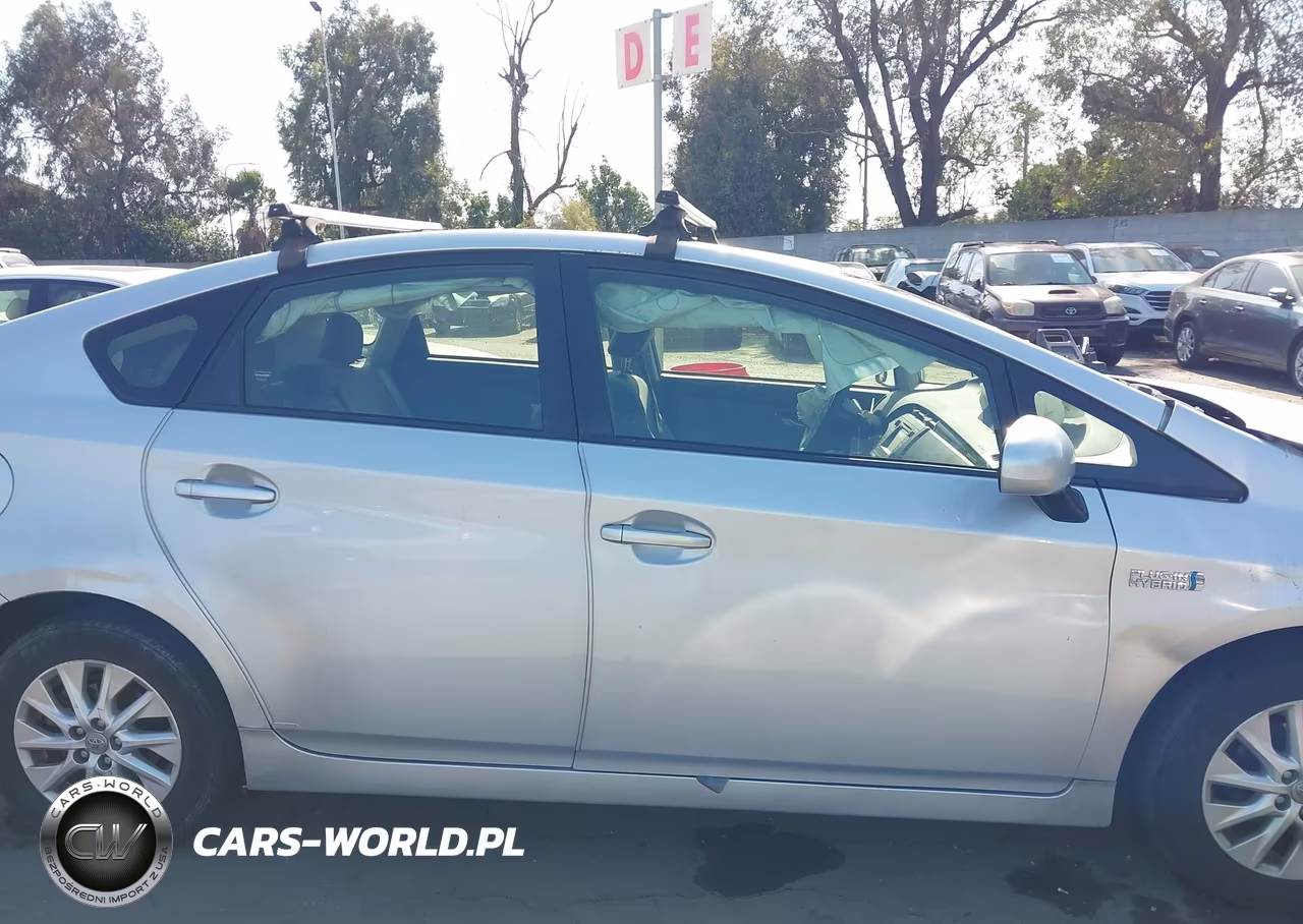 2015 Toyota Prius Plug-In VIN:JTDKN3DP4F3068439 - 13