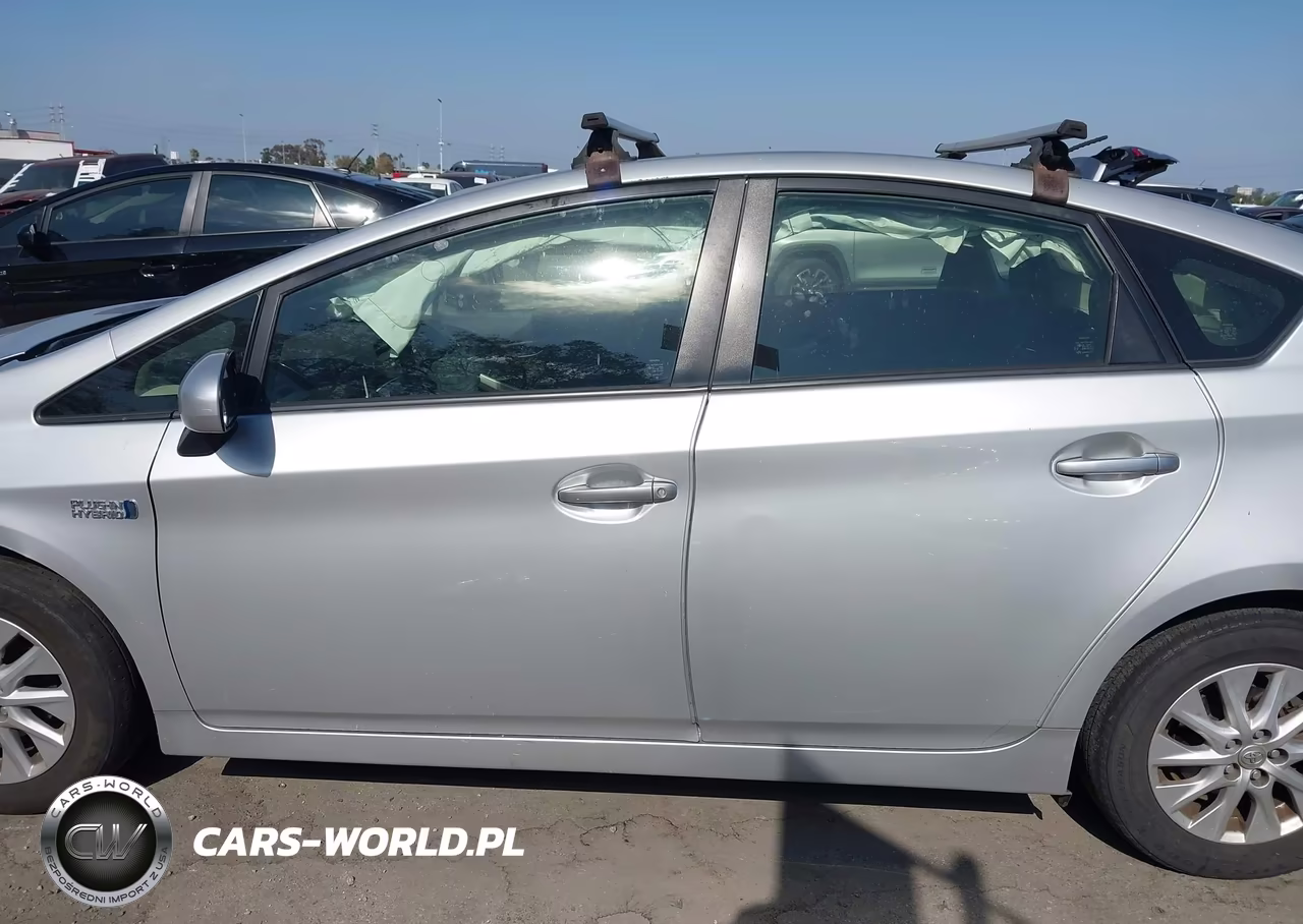 2015 Toyota Prius Plug-In VIN:JTDKN3DP4F3068439 - 14