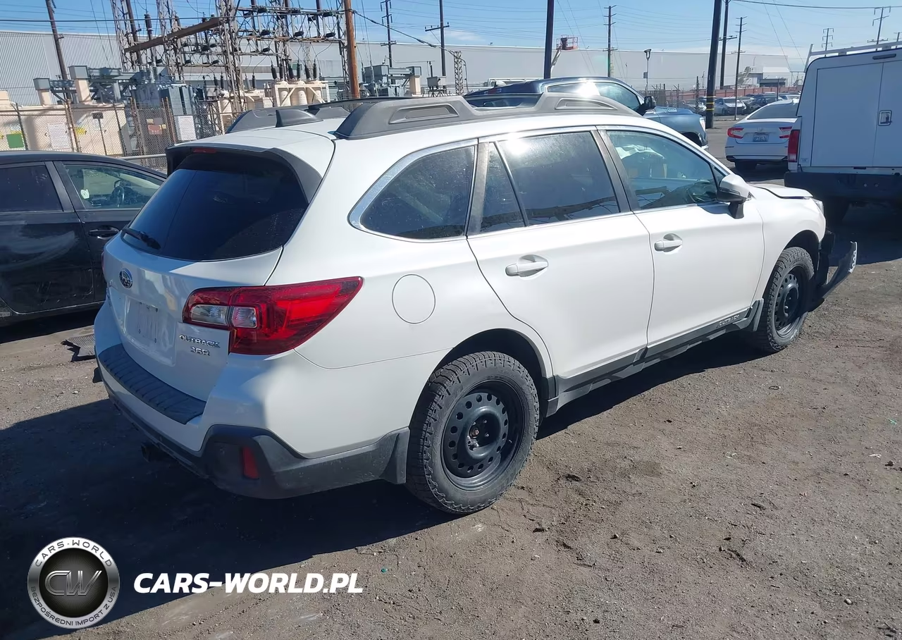 2019 Subaru Outback 3.6R Limited VIN:4S4BSENC5K3389993 - 4