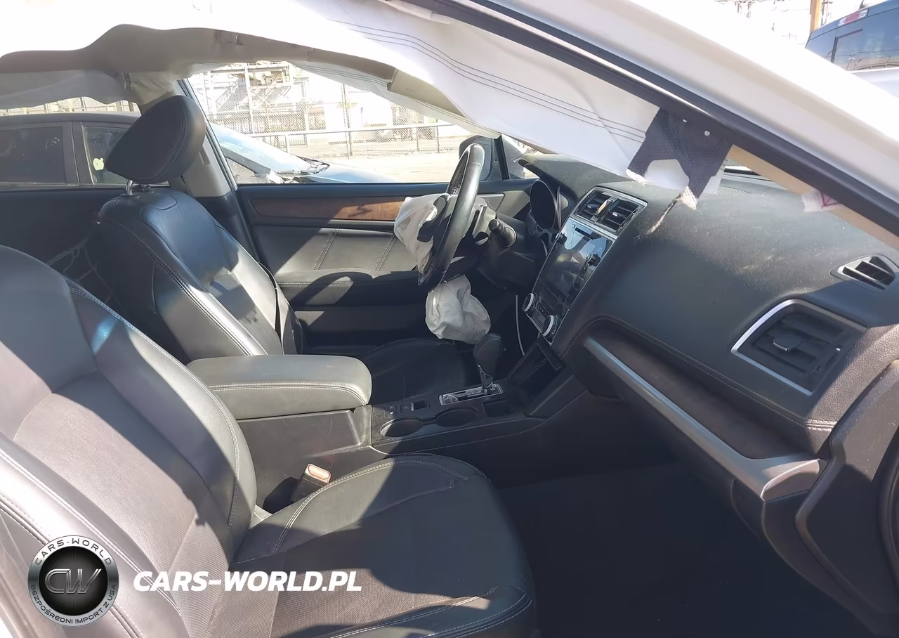 2019 Subaru Outback 3.6R Limited VIN:4S4BSENC5K3389993 - 5