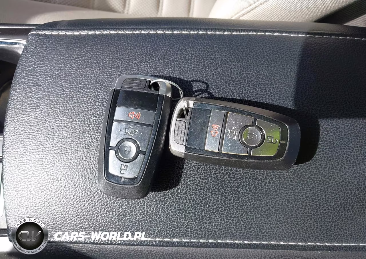 2018 Ford Fusion Hybrid S VIN:3FA6P0UUXJR254650 - 11