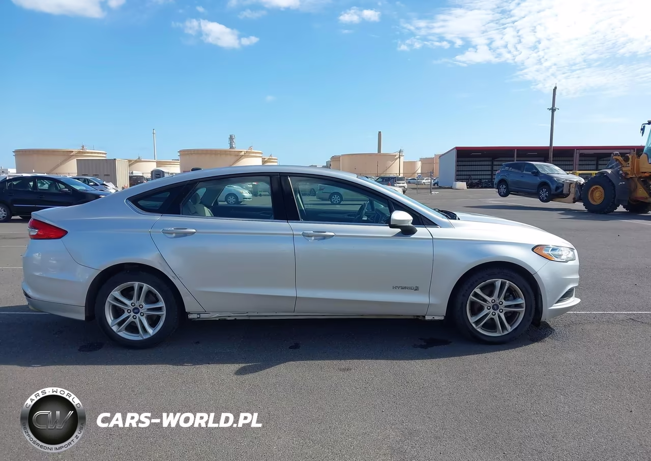2018 Ford Fusion Hybrid S VIN:3FA6P0UUXJR254650 - 15