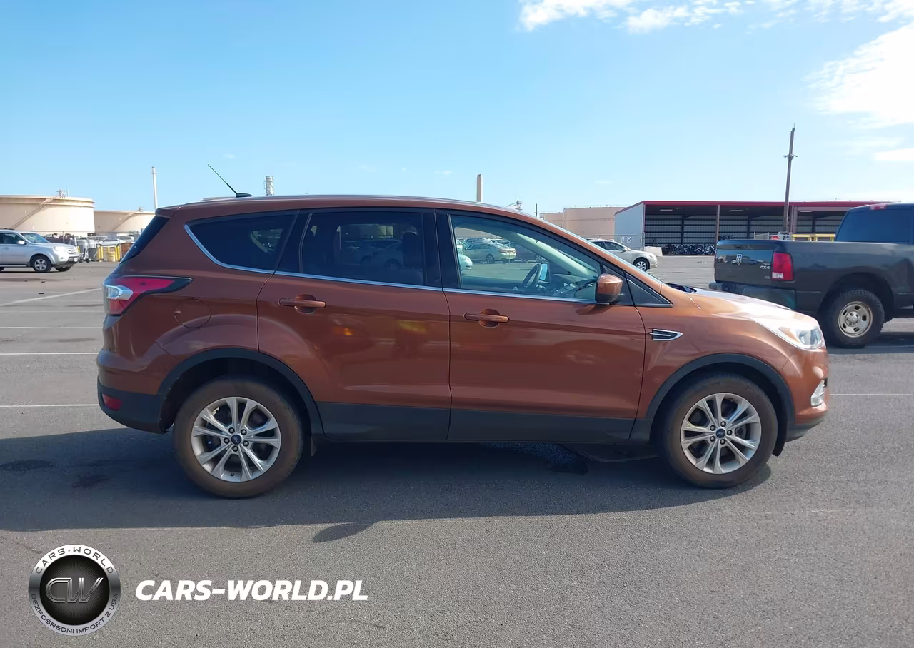 2017 Ford Escape Se VIN:1FMCU9GD9HUB08762 - 15