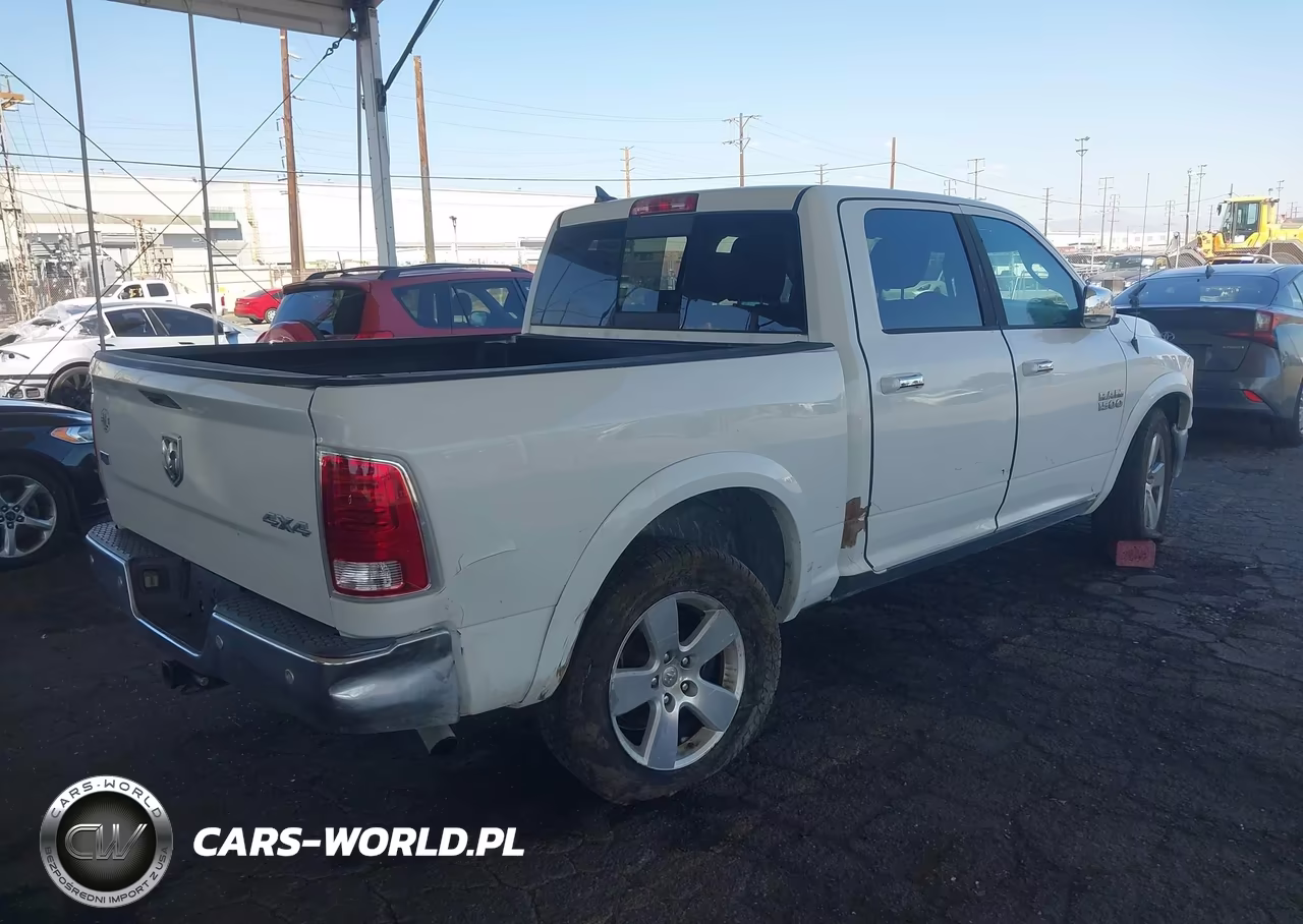 2014 Ram 1500 Laramie VIN:1C6RR7NG3ES337776 - 4