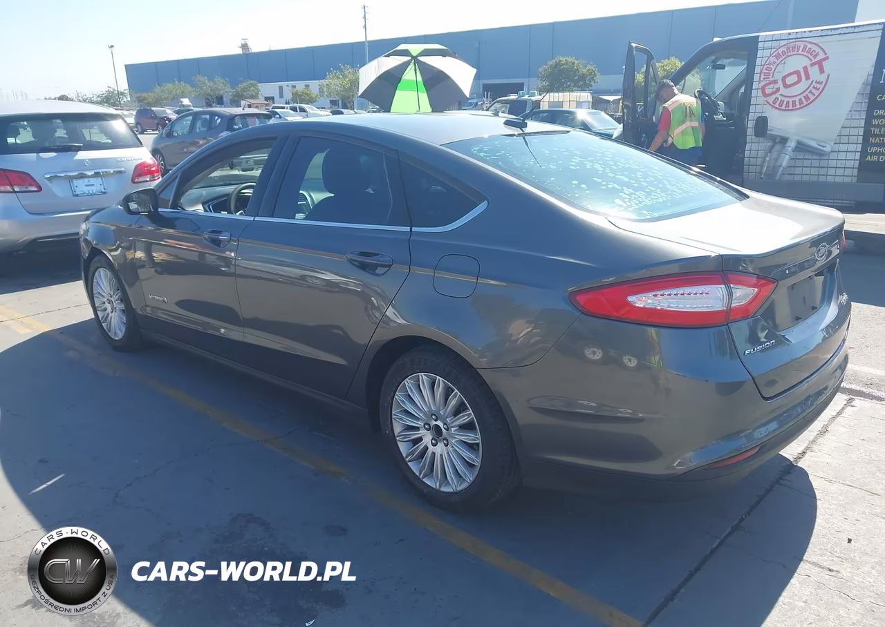 2016 Ford Fusion Hybrid S VIN:3FA6P0UU5GR234637 - 3