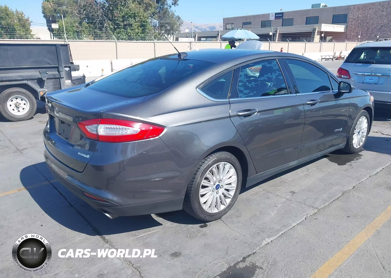 2016 Ford Fusion Hybrid S VIN:3FA6P0UU5GR234637 - 4