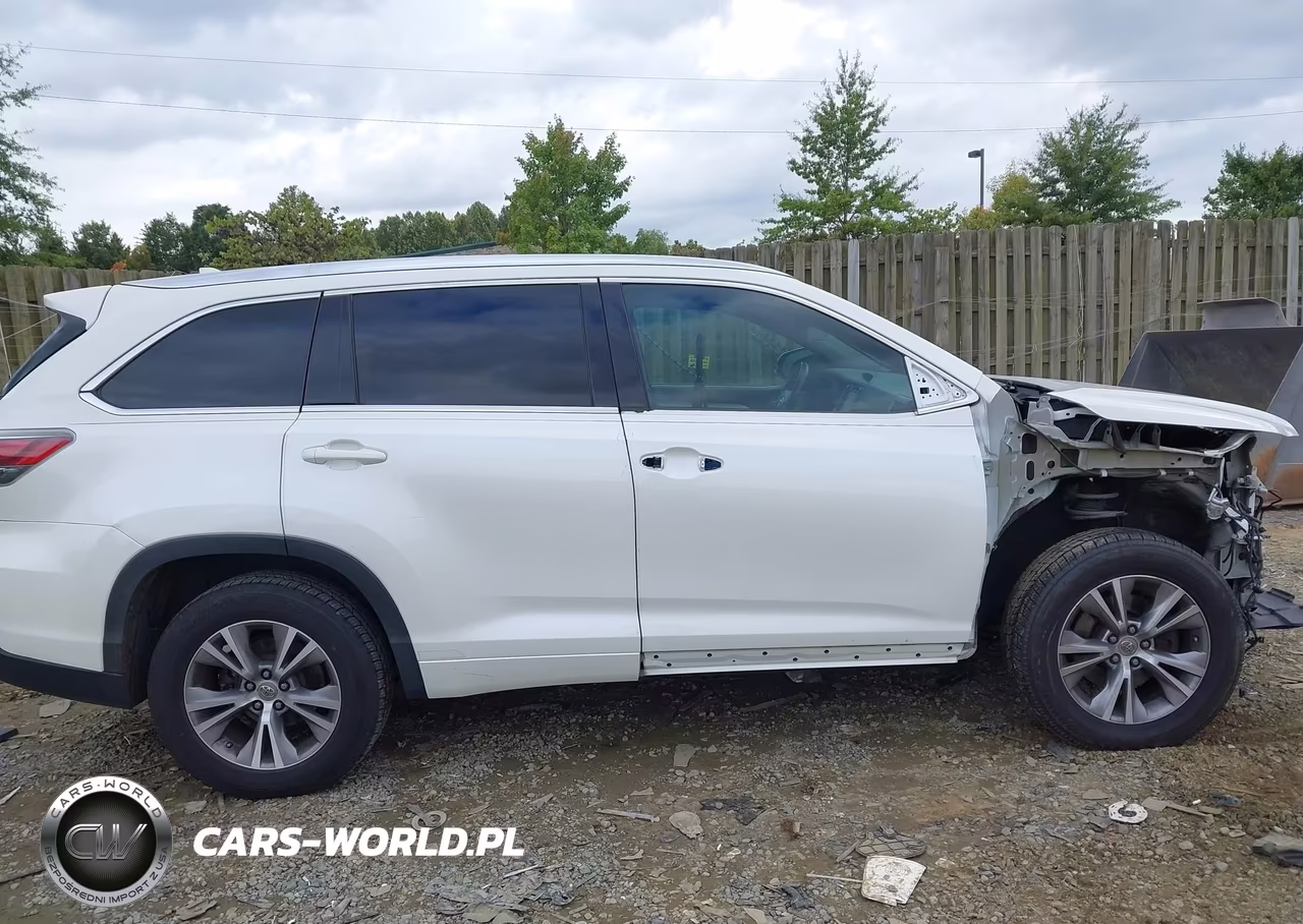 2015 Toyota Highlander Xle V6 VIN:5TDKKRFH4FS090411 - 13