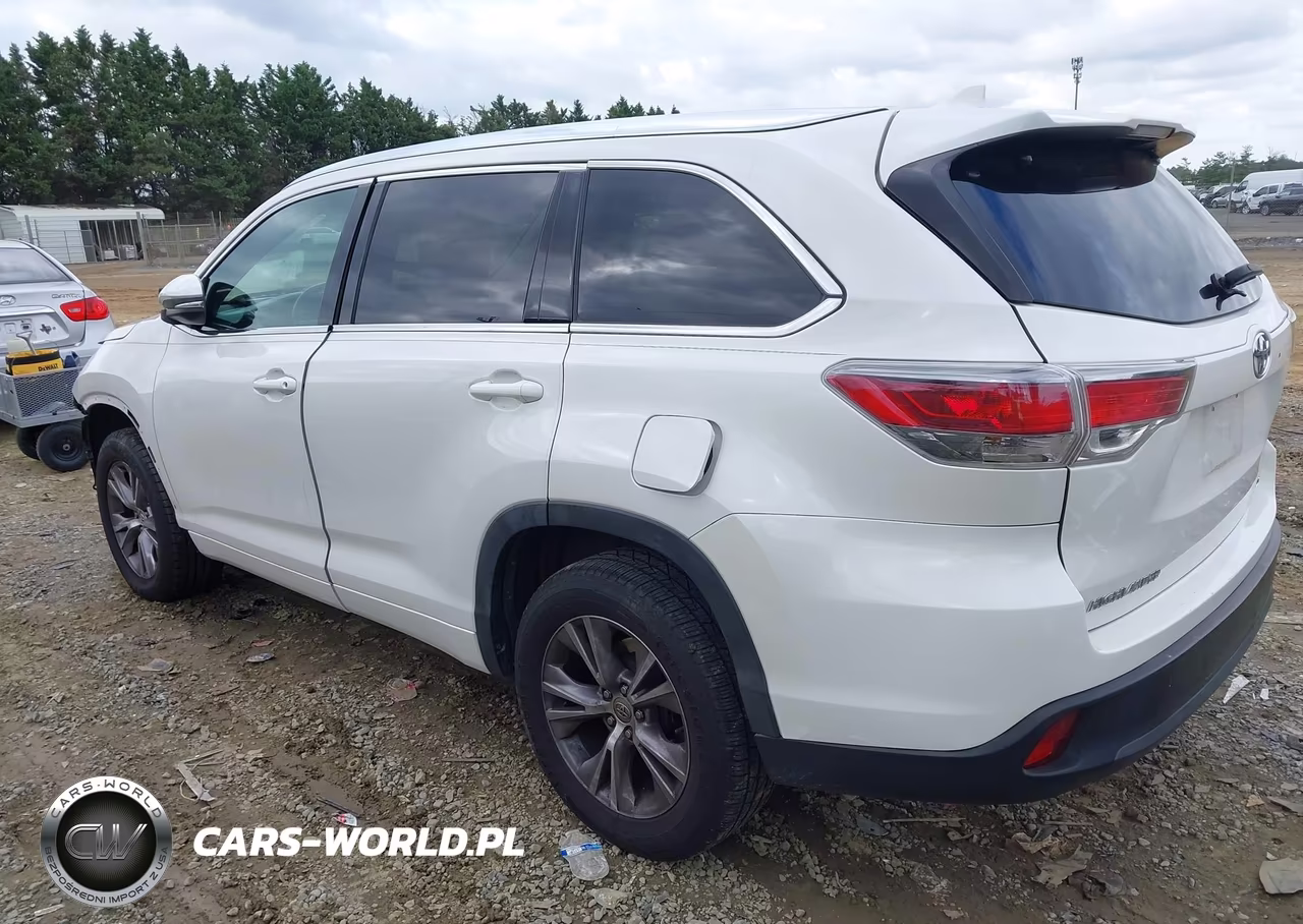 2015 Toyota Highlander Xle V6 VIN:5TDKKRFH4FS090411 - 3
