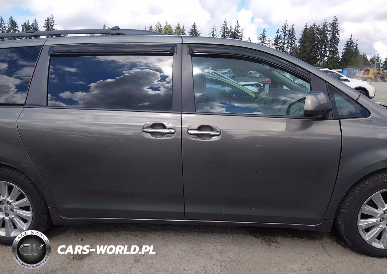 2011 Toyota Sienna Limited V6 VIN:5TDYK3DC6BS053465 - 13