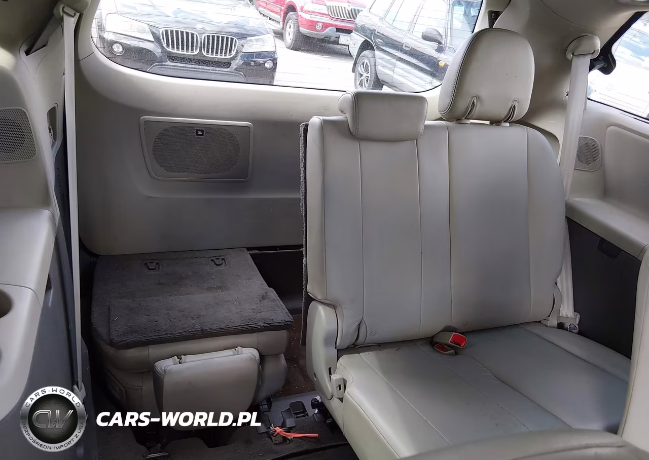 2011 Toyota Sienna Limited V6 VIN:5TDYK3DC6BS053465 - 17