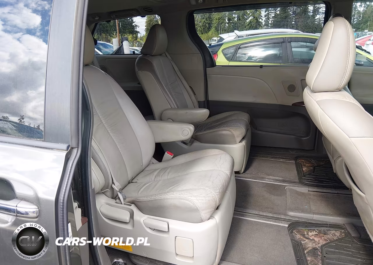 2011 Toyota Sienna Limited V6 VIN:5TDYK3DC6BS053465 - 8