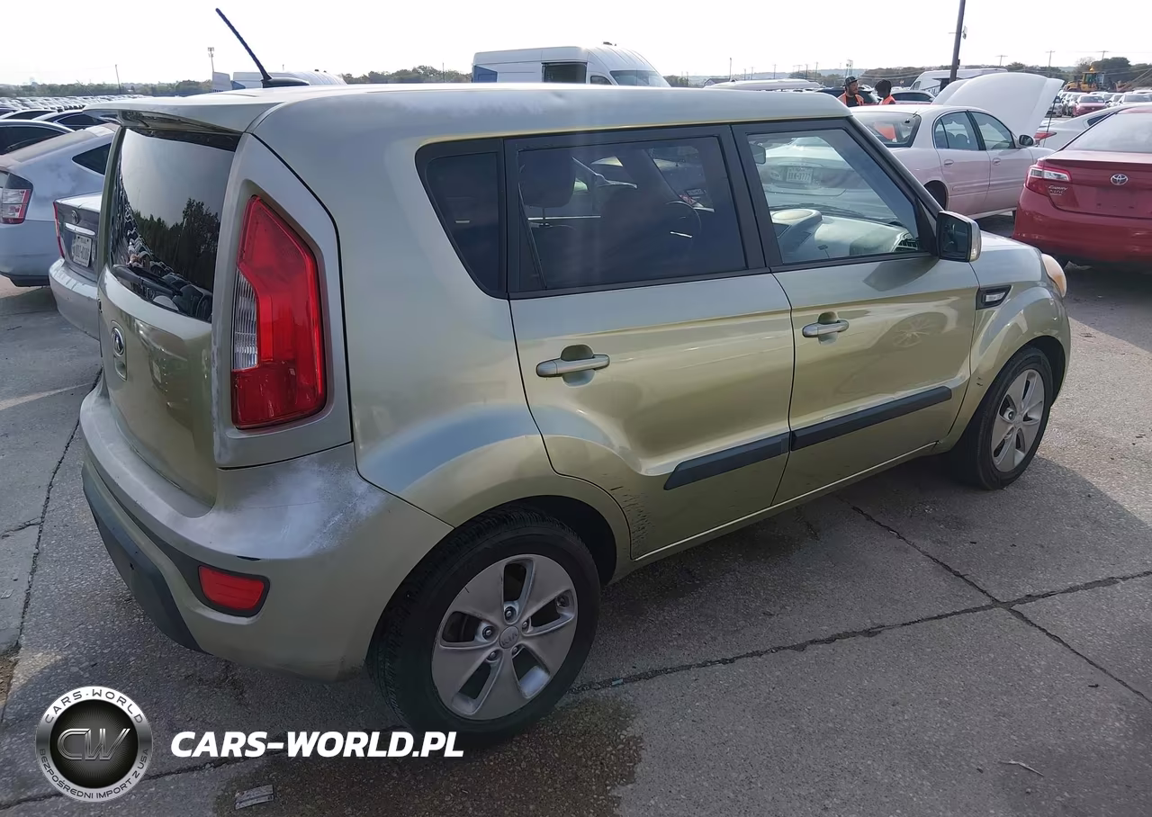 2013 Kia Soul VIN:KNDJT2A5XD7545945 - 4