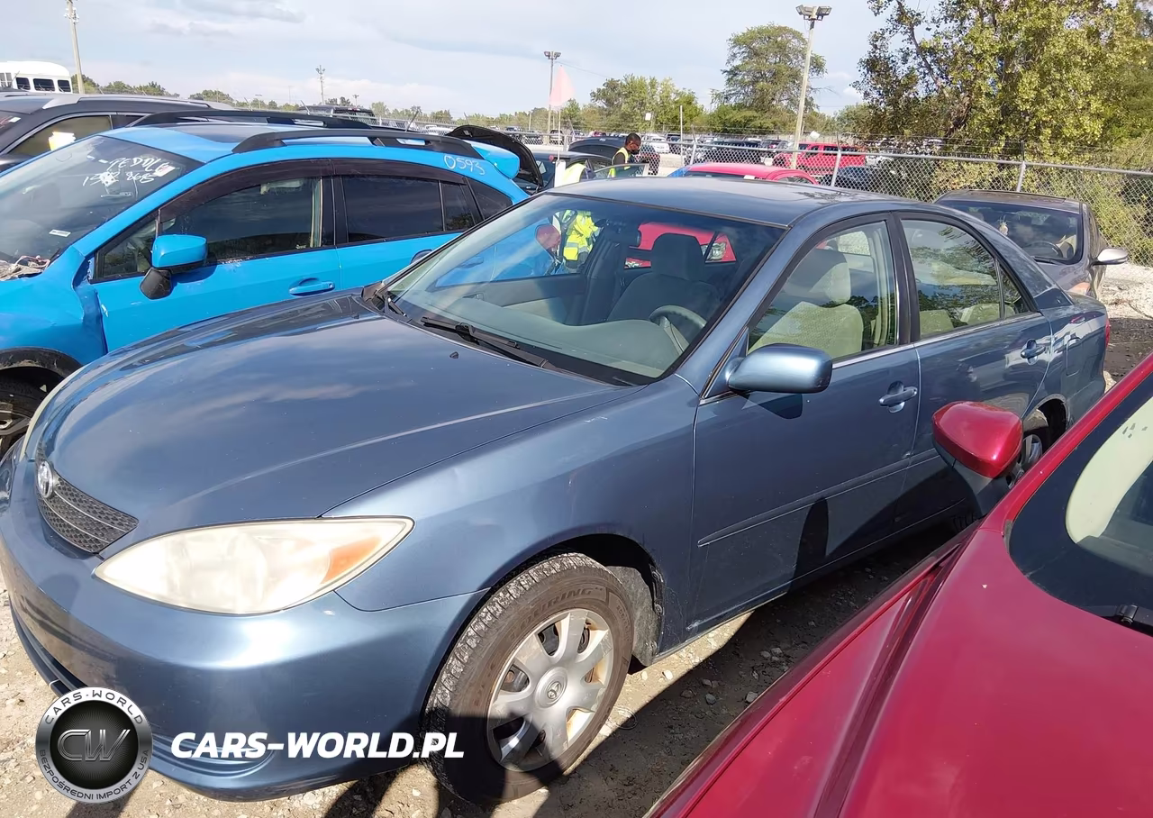 2002 Toyota Camry Le VIN:4T1BE32K72U618885 - 2