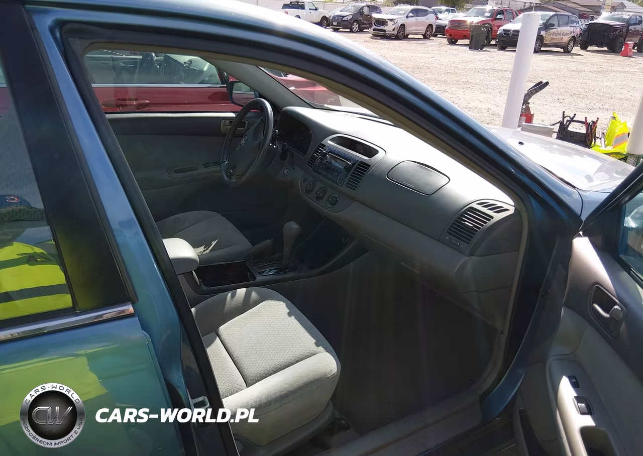 2002 Toyota Camry Le VIN:4T1BE32K72U618885 - 5