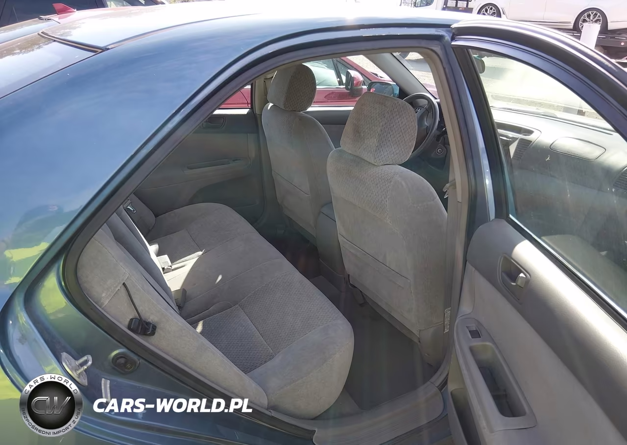 2002 Toyota Camry Le VIN:4T1BE32K72U618885 - 8