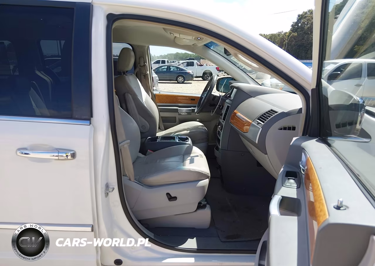 2008 Chrysler Town & Country Limited VIN:2A8HR64X18R723370 - 5