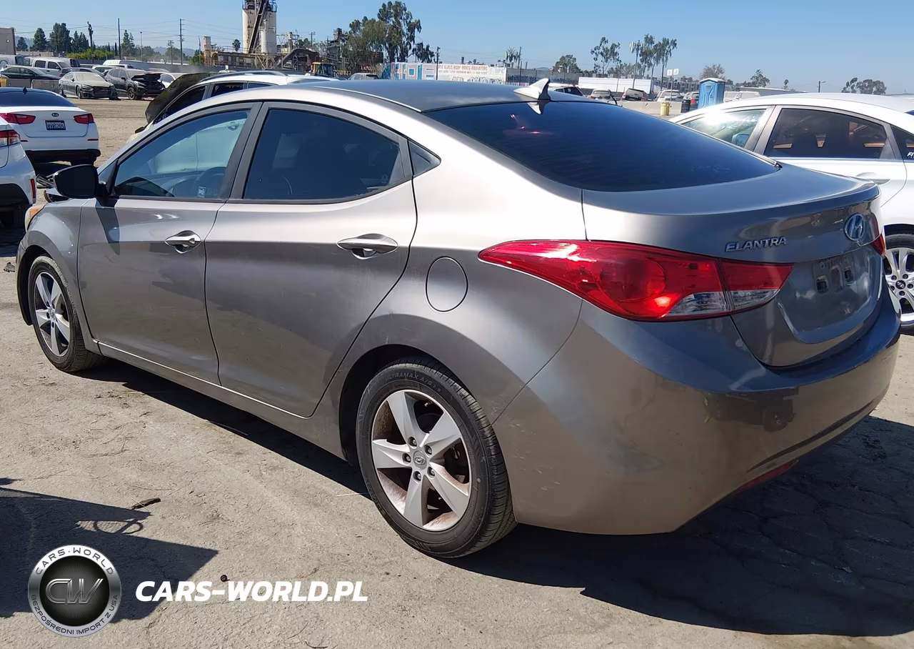 2013 Hyundai Elantra Gls VIN:5NPDH4AE6DH241324 - 3
