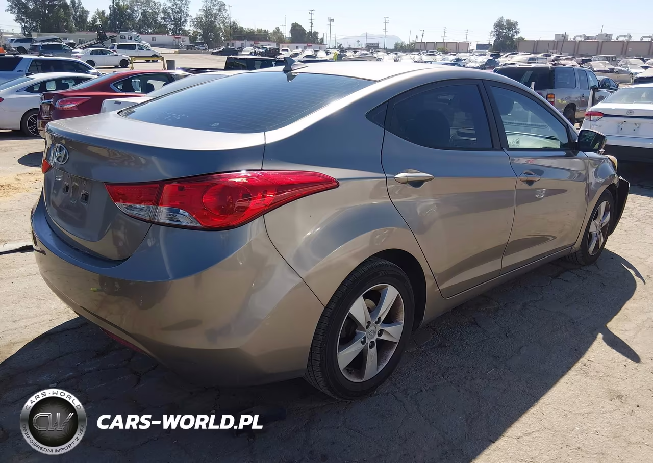2013 Hyundai Elantra Gls VIN:5NPDH4AE6DH241324 - 4