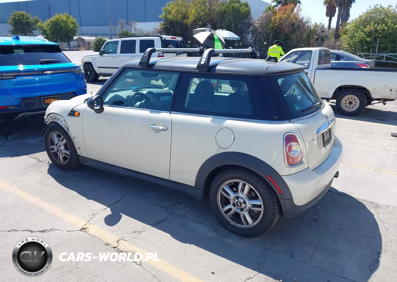2011 Mini Cooper VIN:WMWSU3C52BT093429 - 3