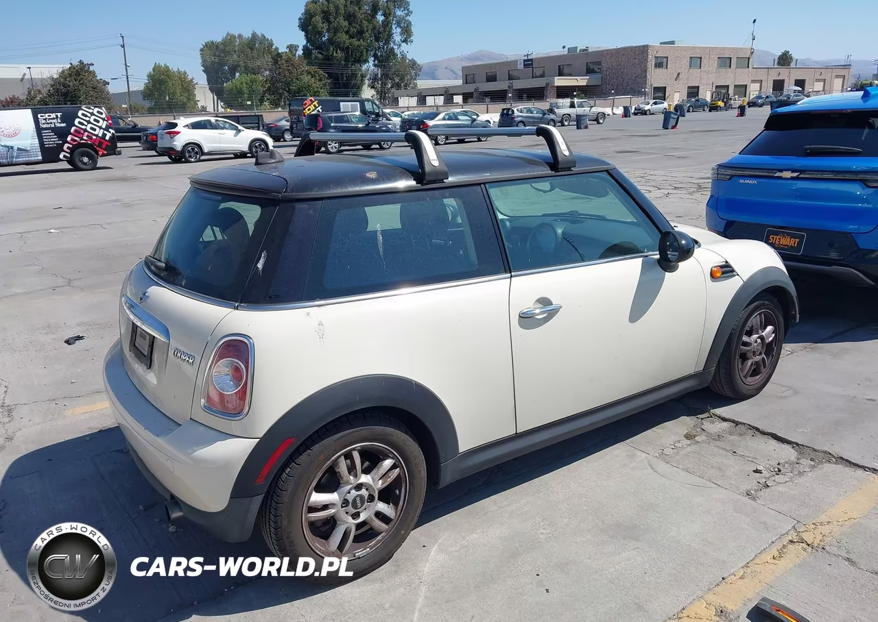 2011 Mini Cooper VIN:WMWSU3C52BT093429 - 4