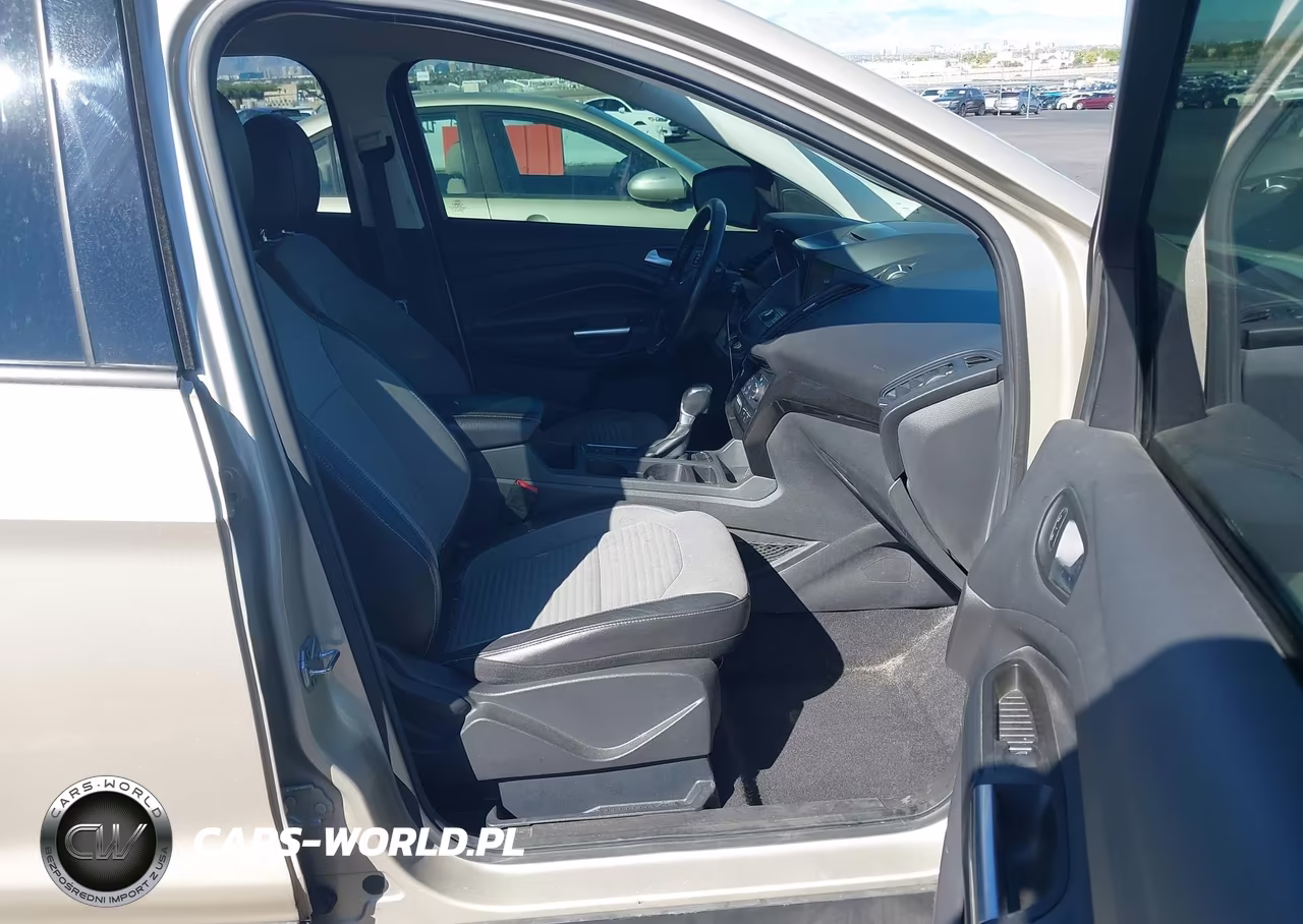 2017 Ford Escape Se VIN:1FMCU0GD3HUB44670 - 5
