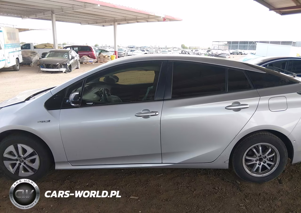 2018 Toyota Prius Two VIN:JTDKBRFU9J3068508 - 13