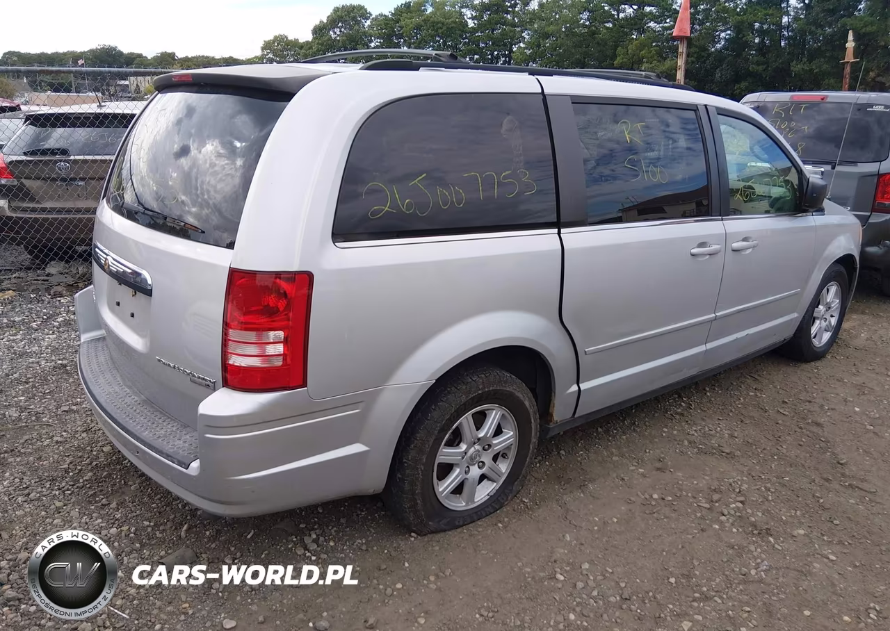 2010 Chrysler Town & Country New Lx VIN:2A4RR2D19AR456415 - 4