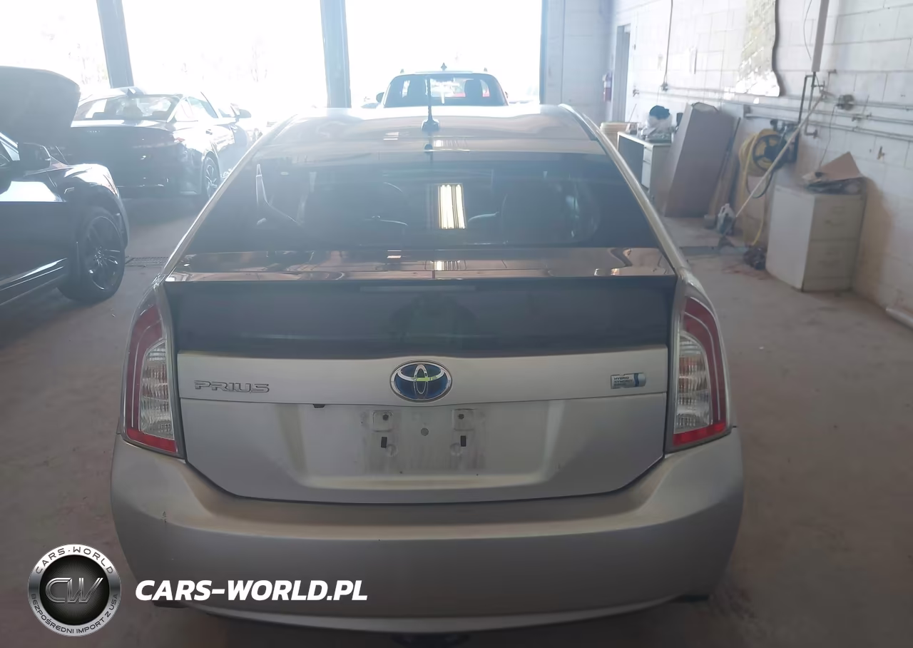 2014 Toyota Prius Four VIN:JTDKN3DUXE1755084 - 16