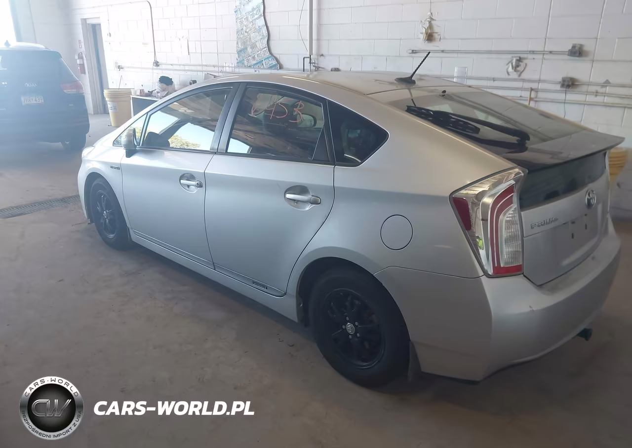 2014 Toyota Prius Four VIN:JTDKN3DUXE1755084 - 3