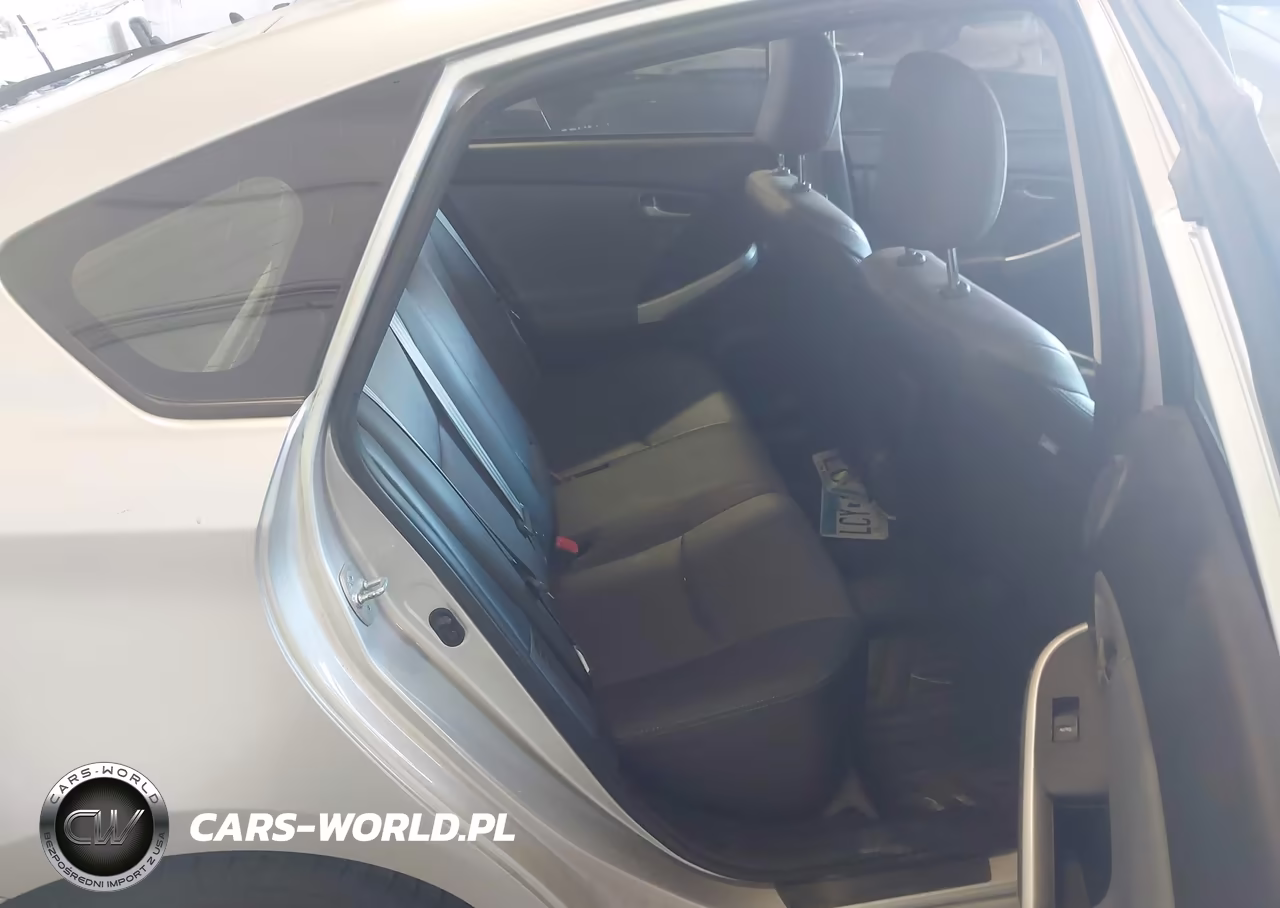 2014 Toyota Prius Four VIN:JTDKN3DUXE1755084 - 8