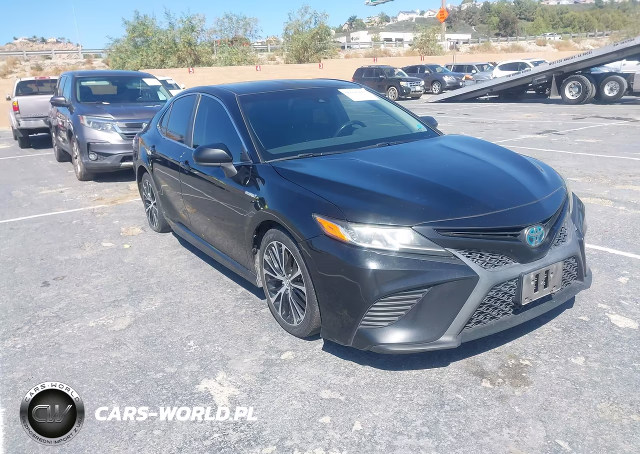 2018 Toyota Camry Hybrid Se