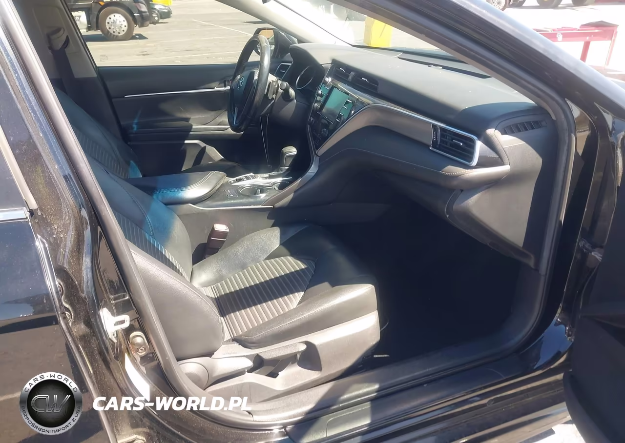 2018 Toyota Camry Hybrid Se VIN:4T1B21HK7JU004180 - 5