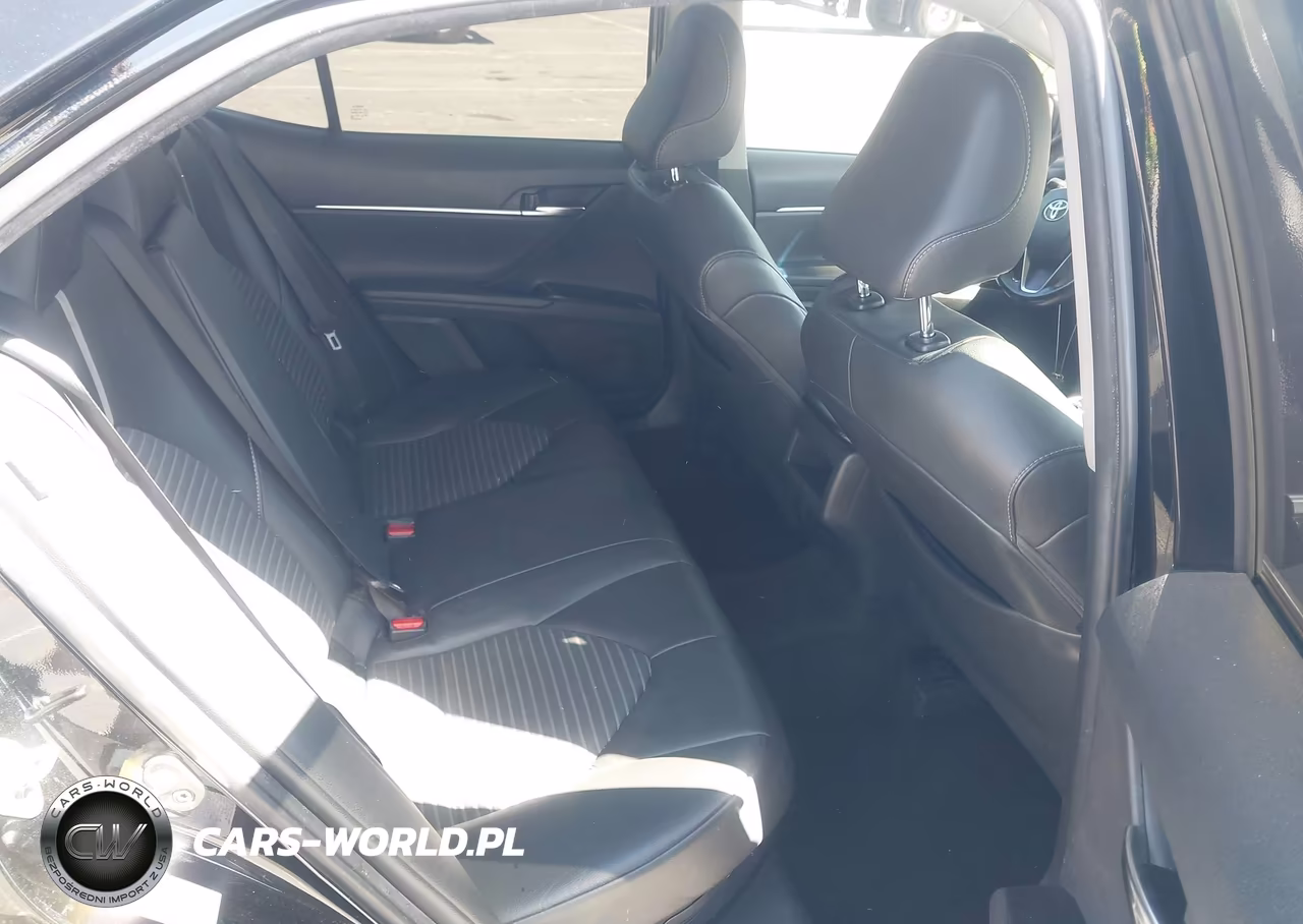 2018 Toyota Camry Hybrid Se VIN:4T1B21HK7JU004180 - 8