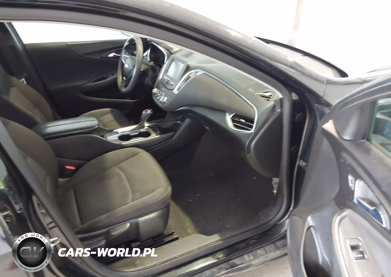 2018 Chevrolet Malibu Lt VIN:1G1ZD5ST3JF176810 - 5