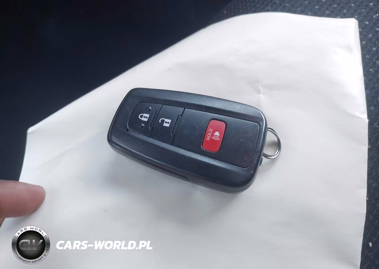 2019 Toyota Prius Le VIN:JTDKARFUXK3096015 - 11