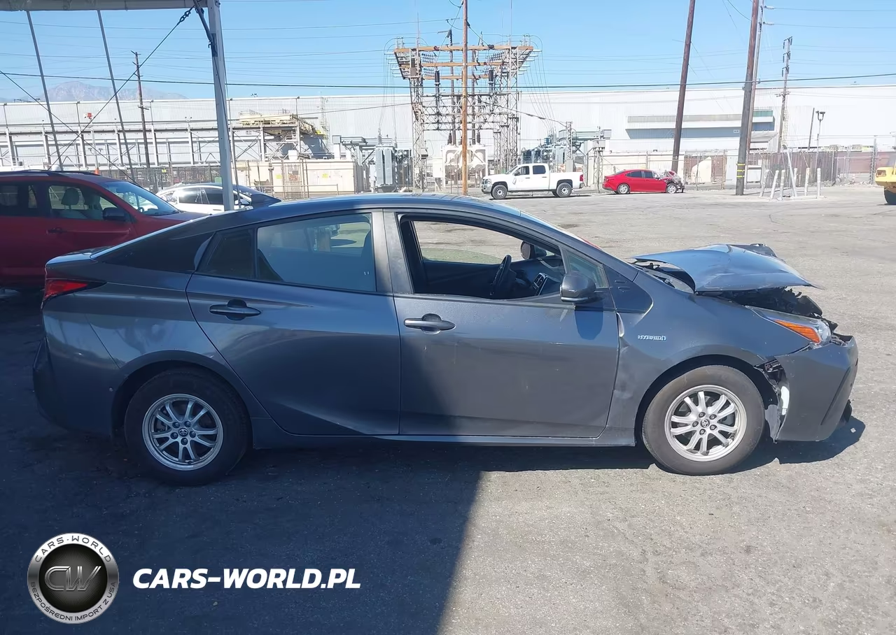 2019 Toyota Prius Le VIN:JTDKARFUXK3096015 - 13