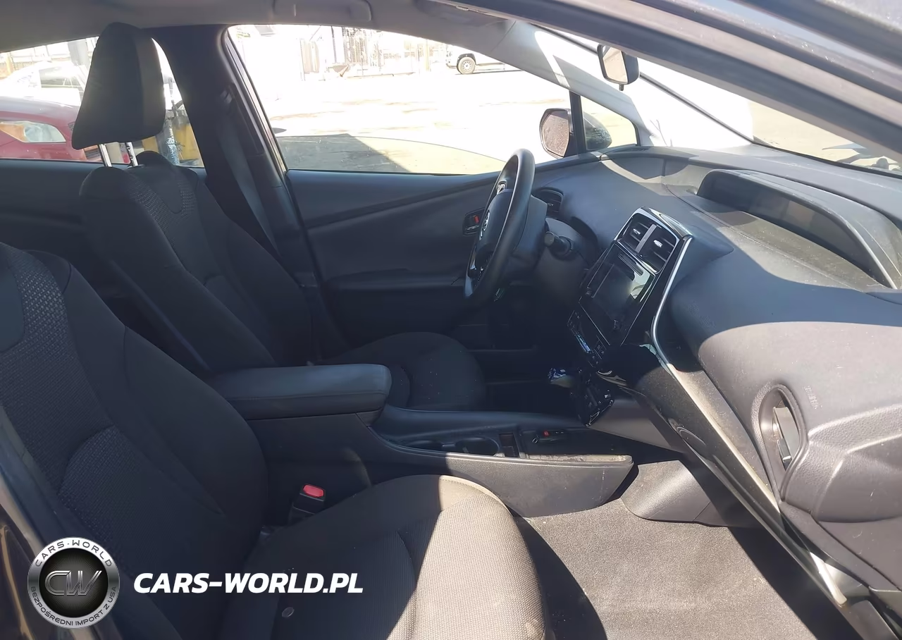 2019 Toyota Prius Le VIN:JTDKARFUXK3096015 - 5