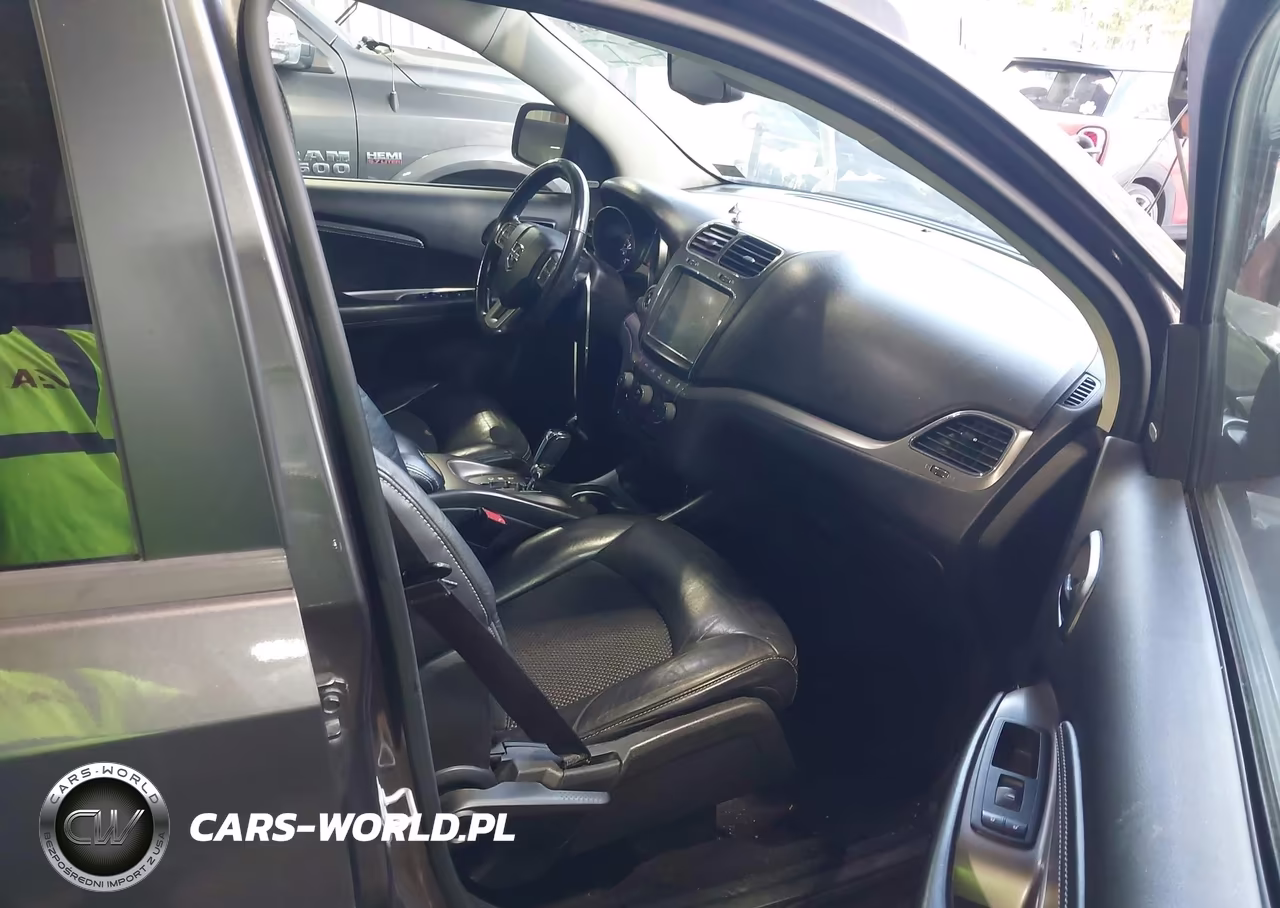 2017 Dodge Journey Crossroad Plus VIN:3C4PDCGG0HT599682 - 5