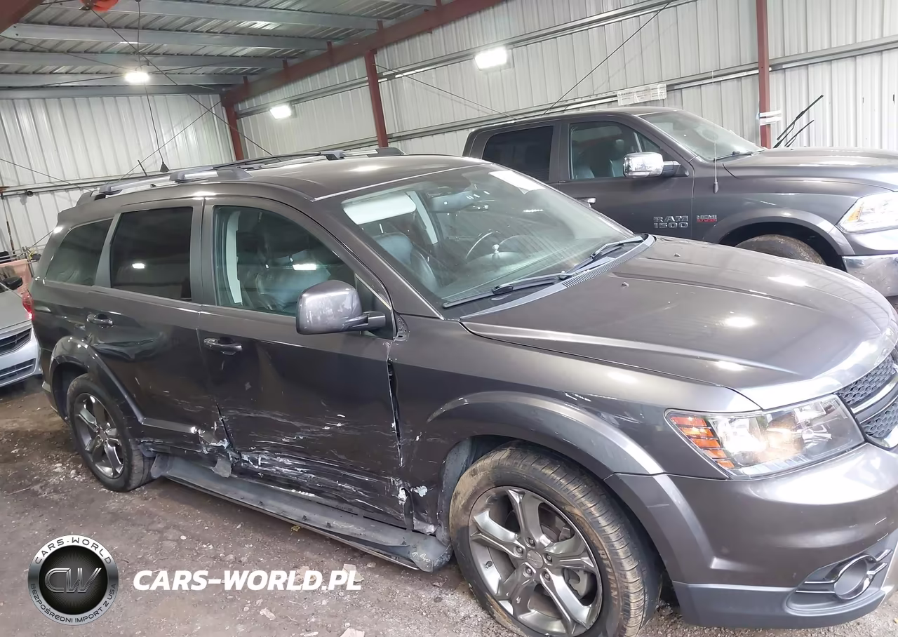 2017 Dodge Journey Crossroad Plus VIN:3C4PDCGG0HT599682 - 6